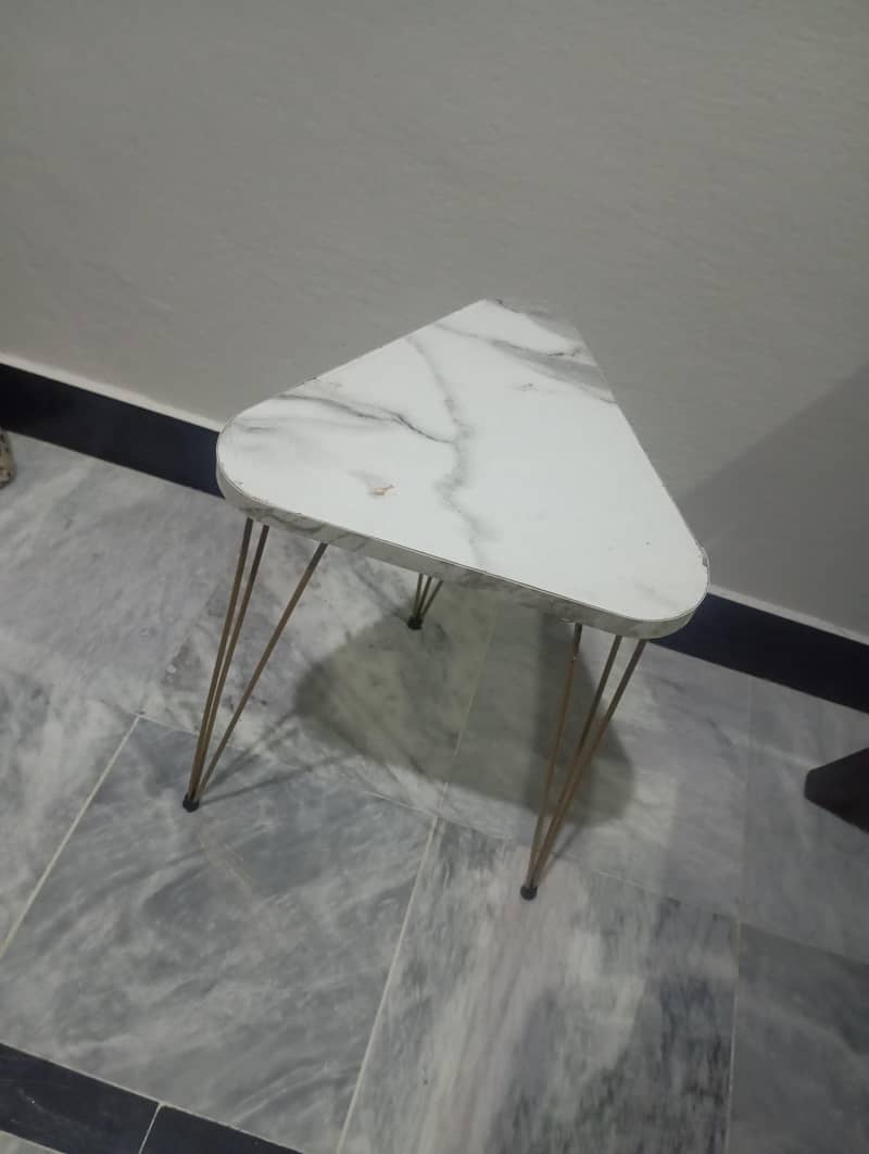 coffee table new condition 2