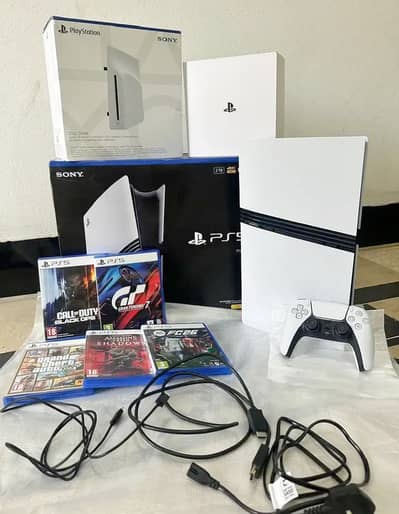 PS5 Pro 2tb With Disc Drive & 2 Controlars With Complete Box