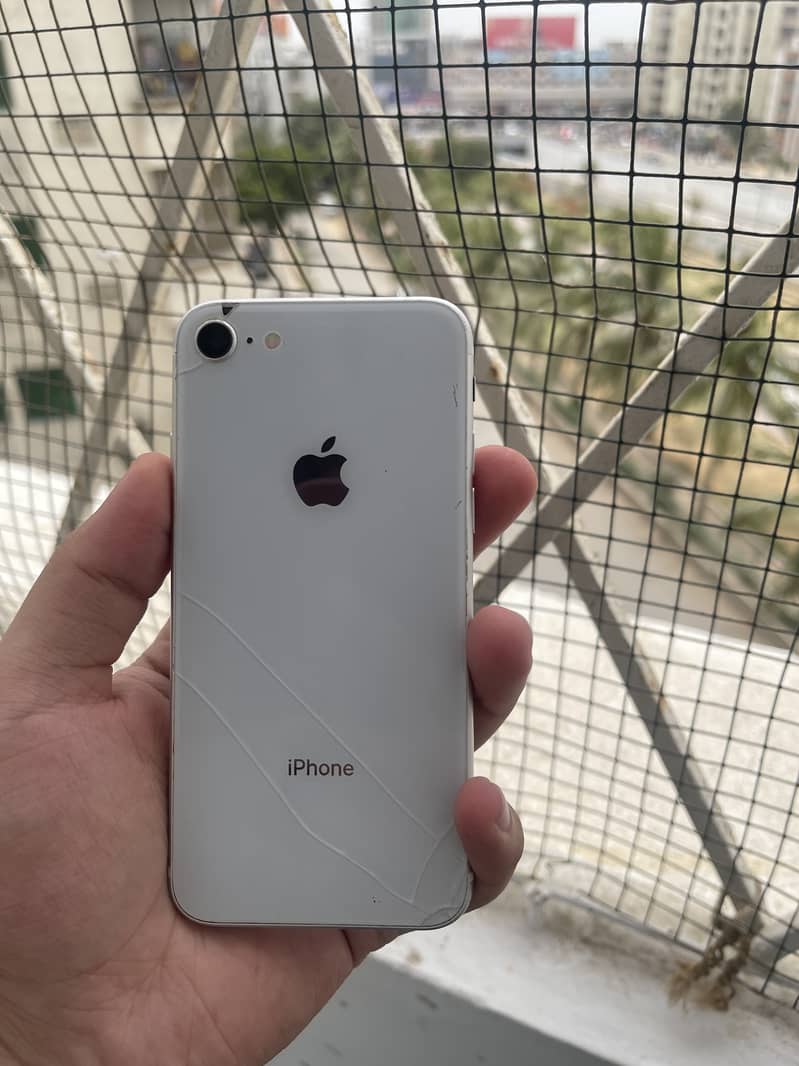 Apple iPhone 8 1