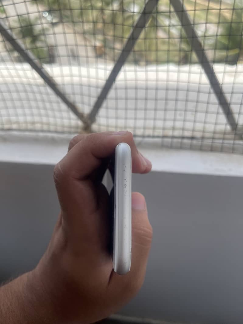 Apple iPhone 8 4
