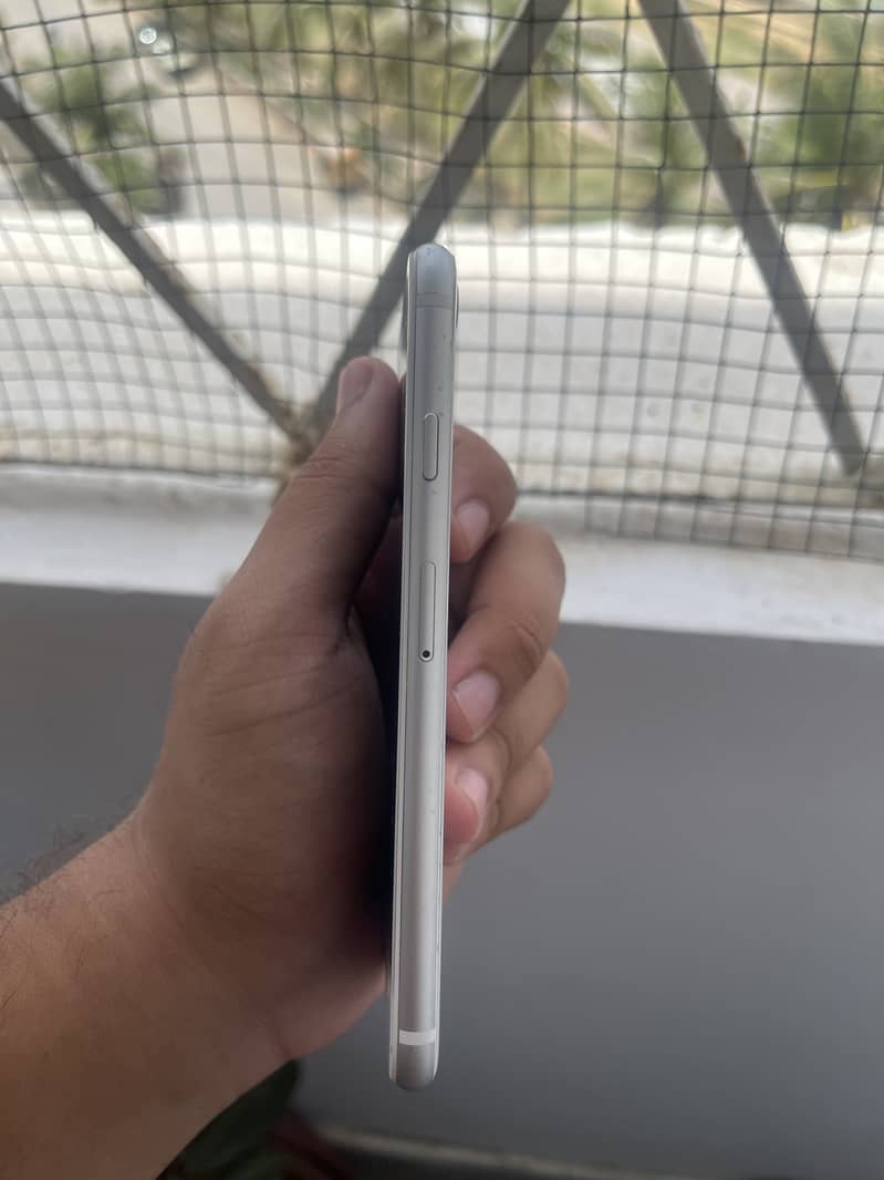Apple iPhone 8 6
