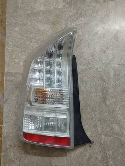 Toyota prius back light left side