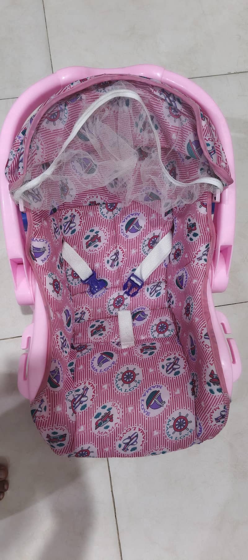 Baby's sewing cot 1