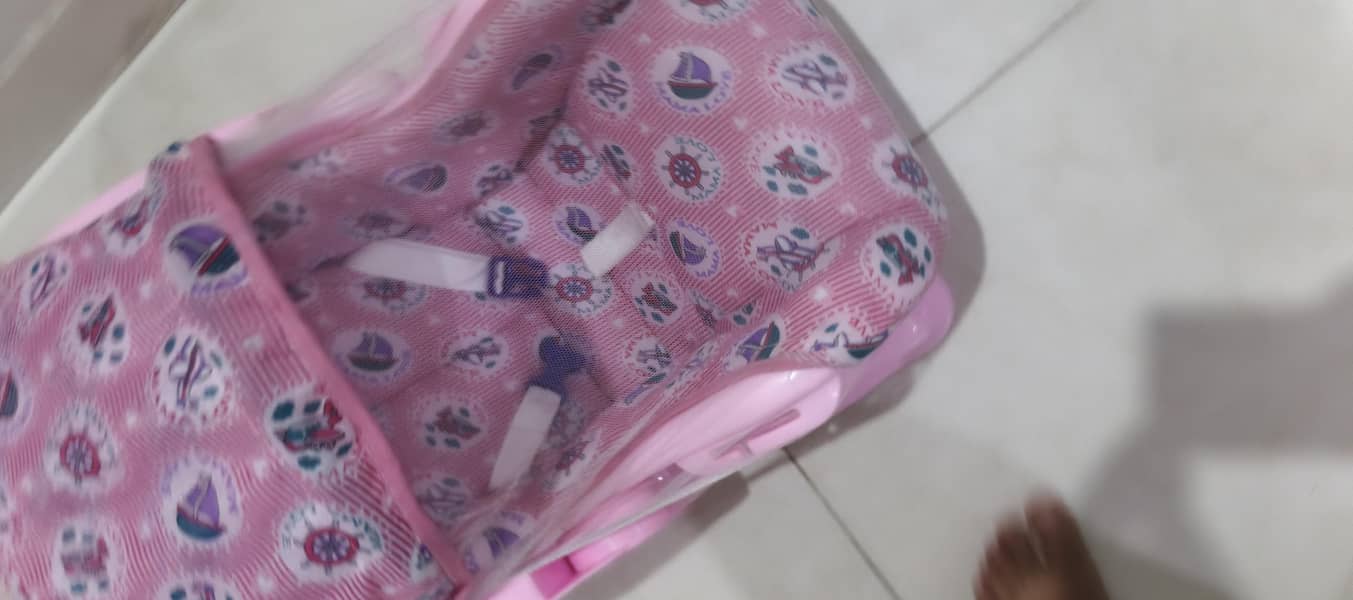 Baby's sewing cot 3