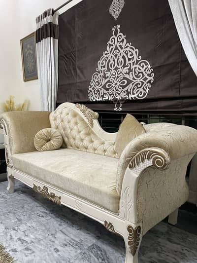 Dewan Sofa In brand new condition