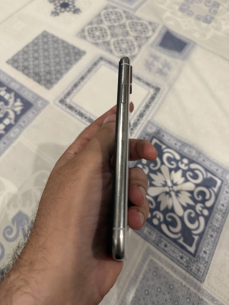 Apple iPhone X 2