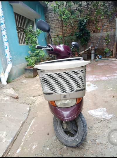 Suzuki let's 4 Basket