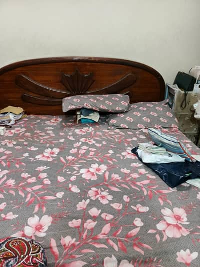 Bed dressing table and almirah for sale