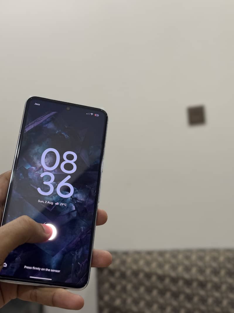 Google Pixel 8 Pro 11