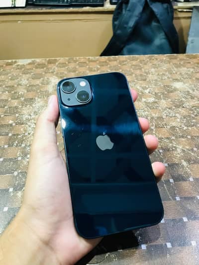 Apple iPhone 13