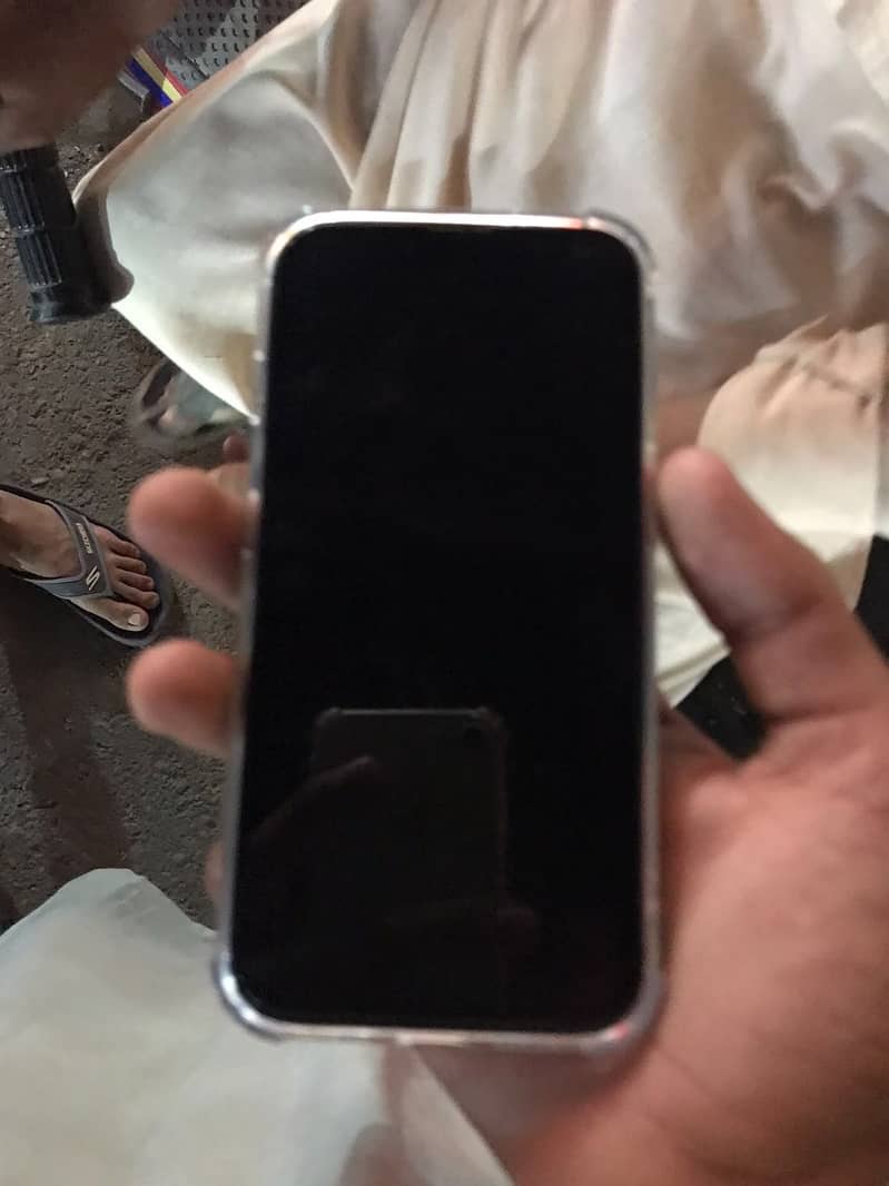 Apple iPhone 13 6