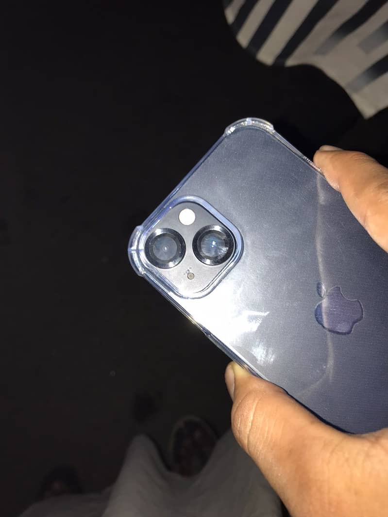Apple iPhone 13 9