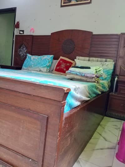bed with out mattress dreeser wardrobe