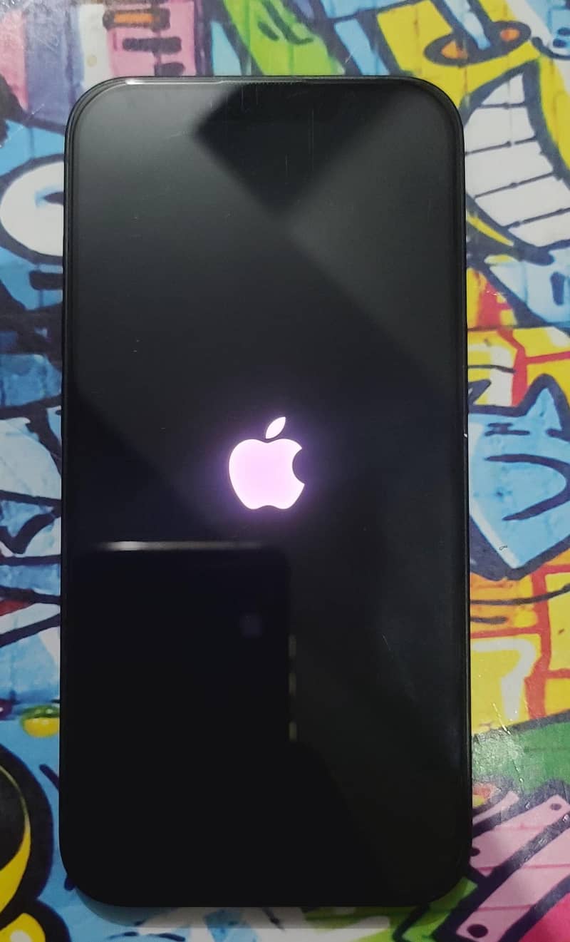 Apple iPhone 16e 1