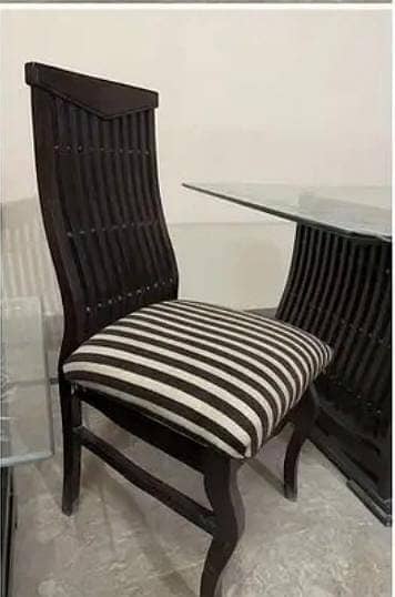 Table with  Chairs 1