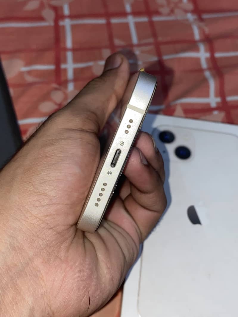 Apple iPhone 13 3