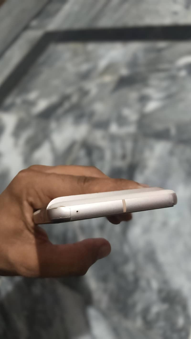 Google Pixel 8 5