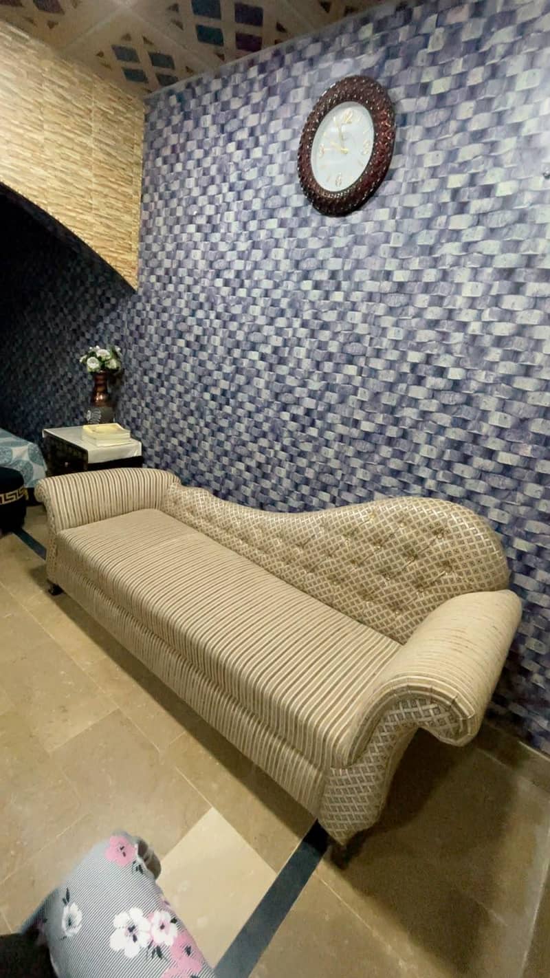 Sofa set . 5