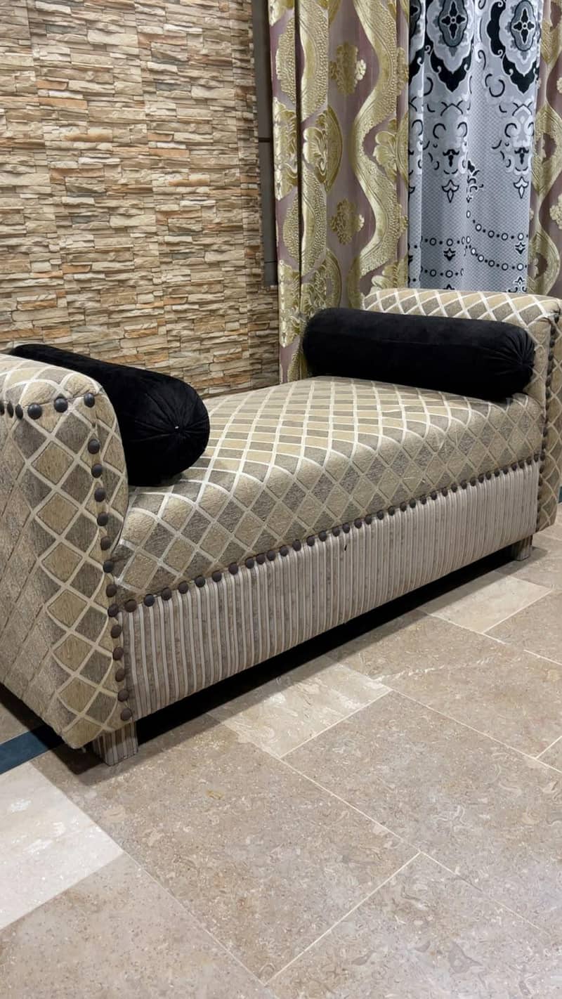 Sofa set . 6