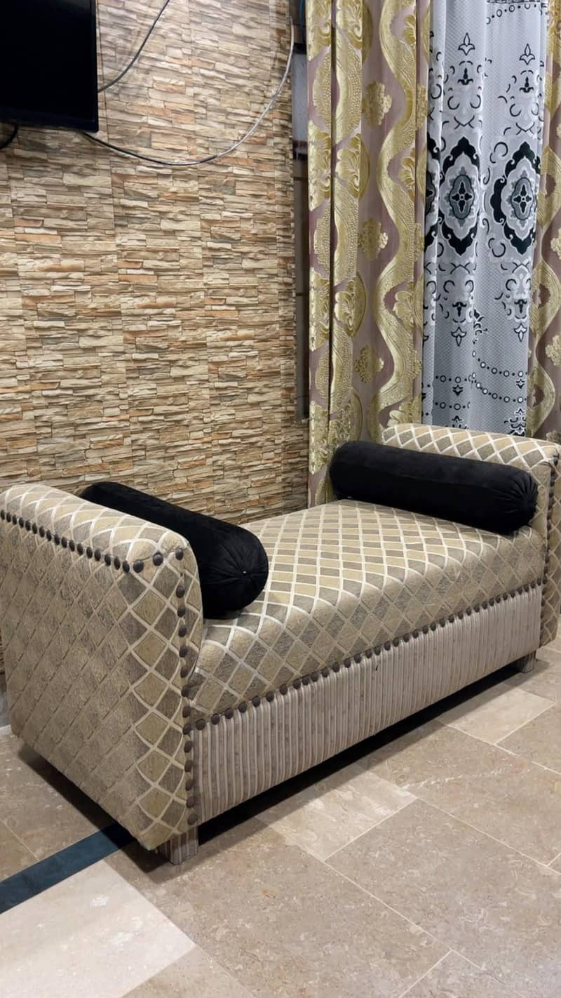 Sofa set . 7