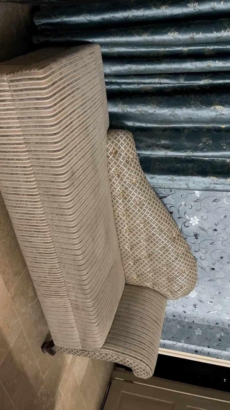 Sofa set . 9