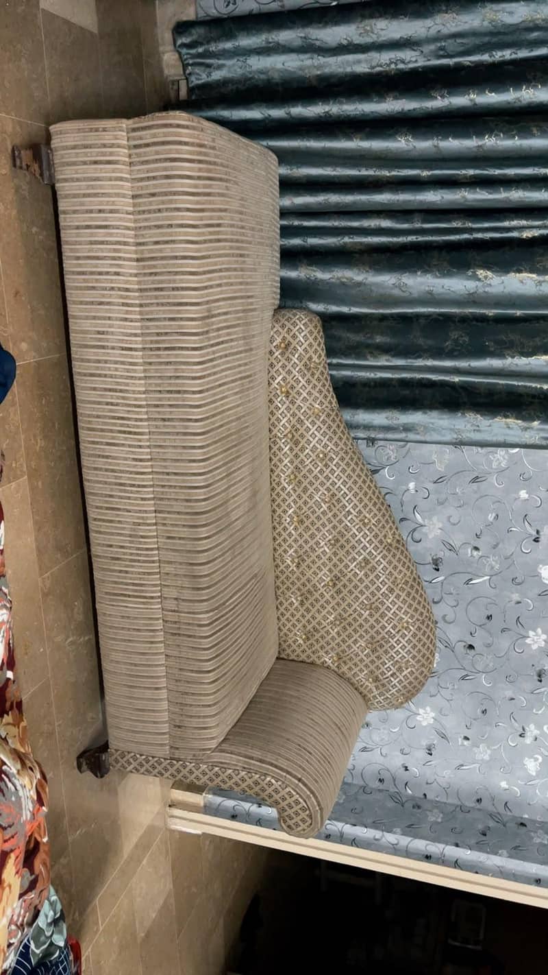 Sofa set . 10