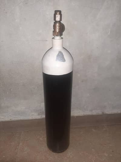 Oxygen Cylinder for Sale - Excellent Condition