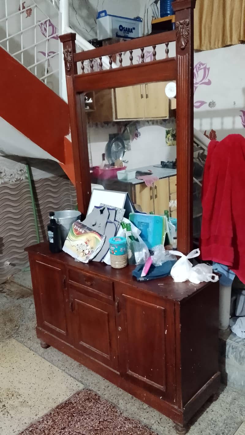 dressing table Good condition 1