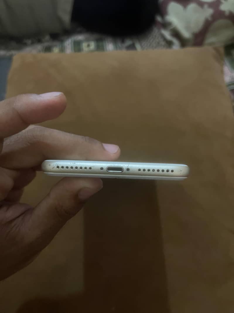 Apple iPhone 7 Plus 1