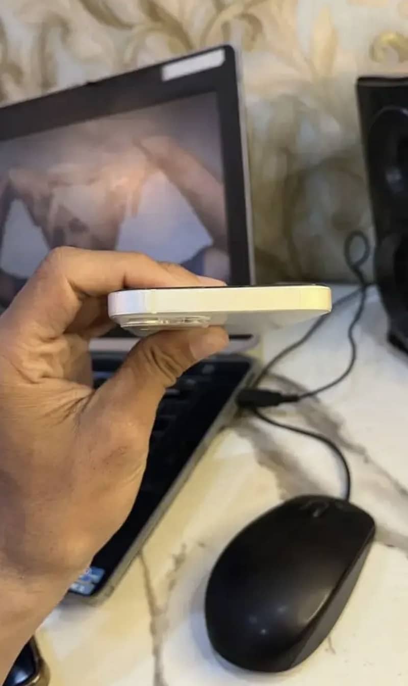 Apple iPhone 13 1