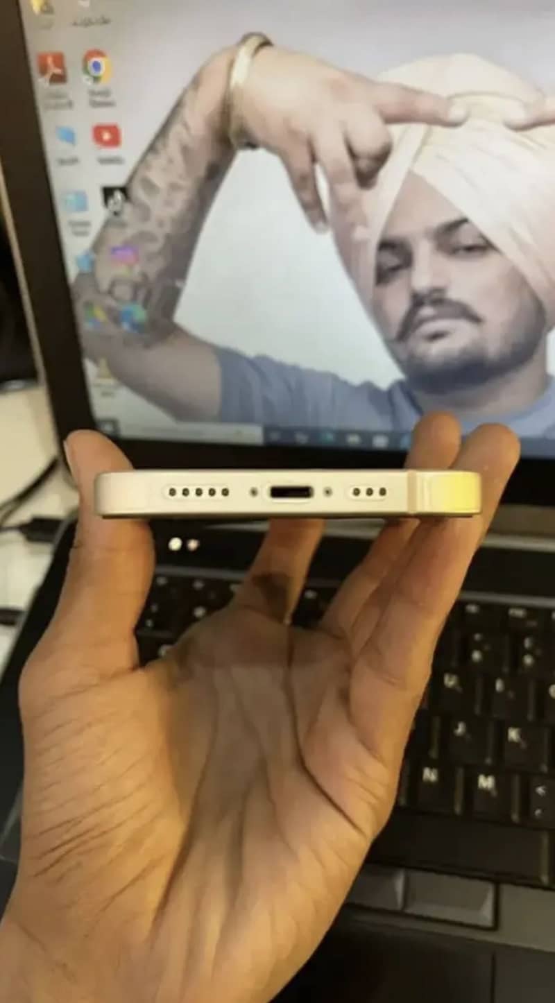 Apple iPhone 13 3