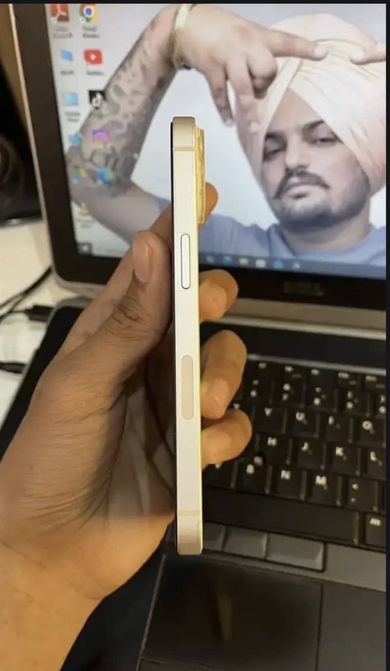 Apple iPhone 13 4