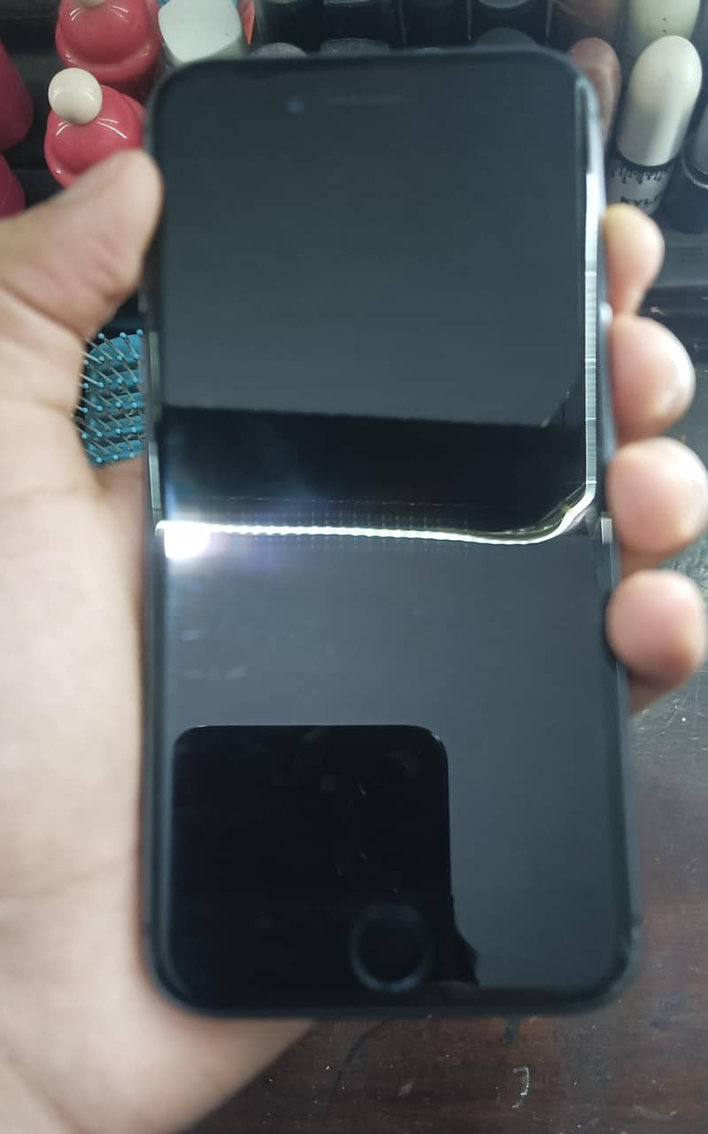 Apple iPhone 8 3