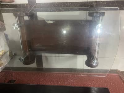 Table in new condition