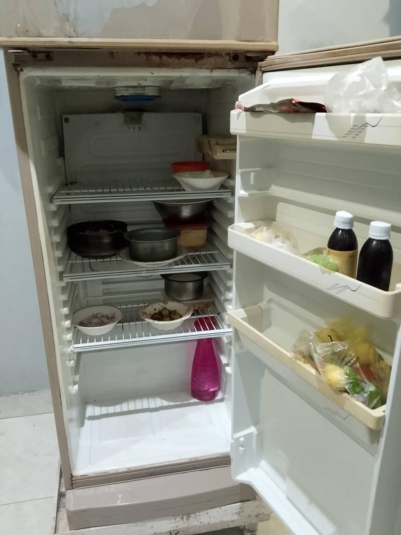 usedable old freezer 3
