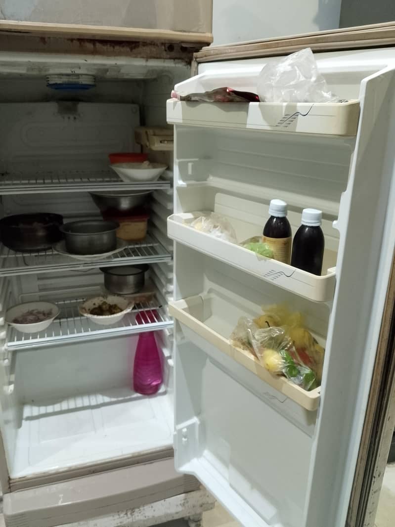usedable old freezer 4
