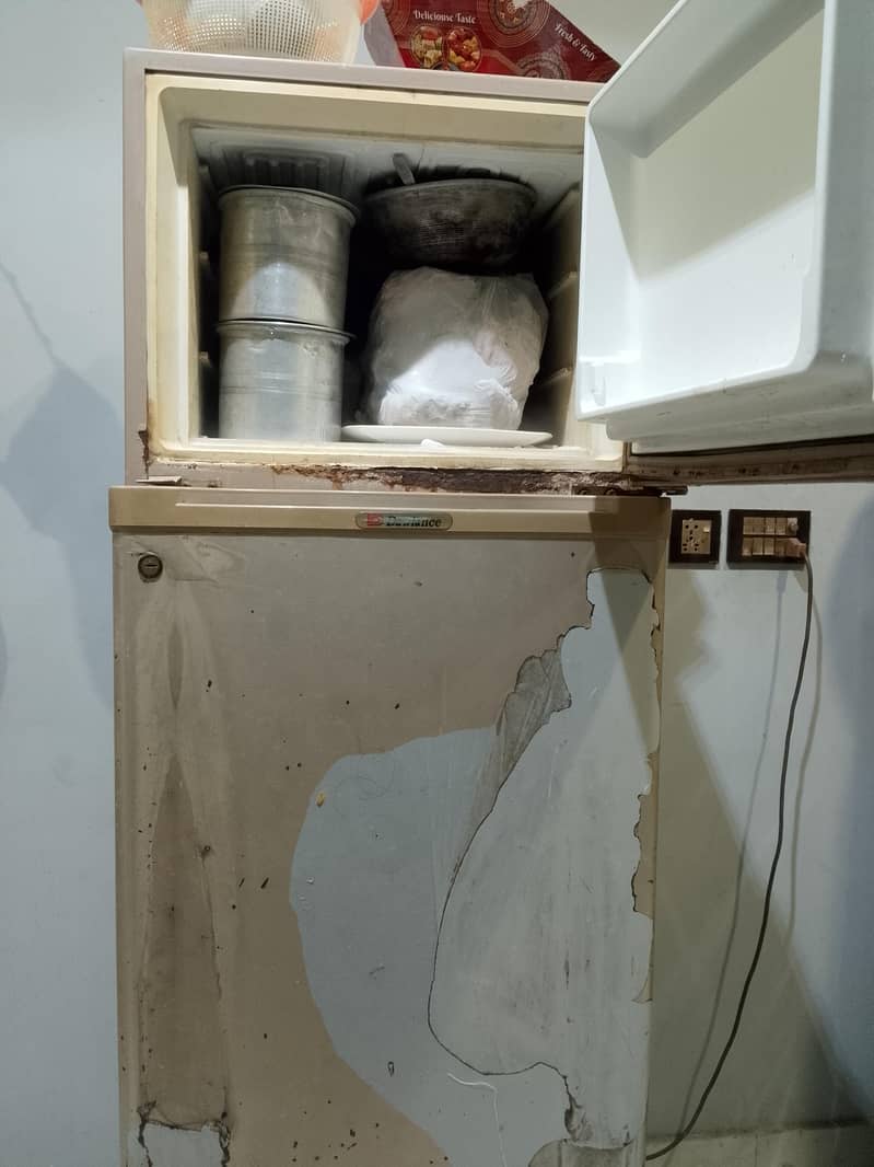 usedable old freezer 5