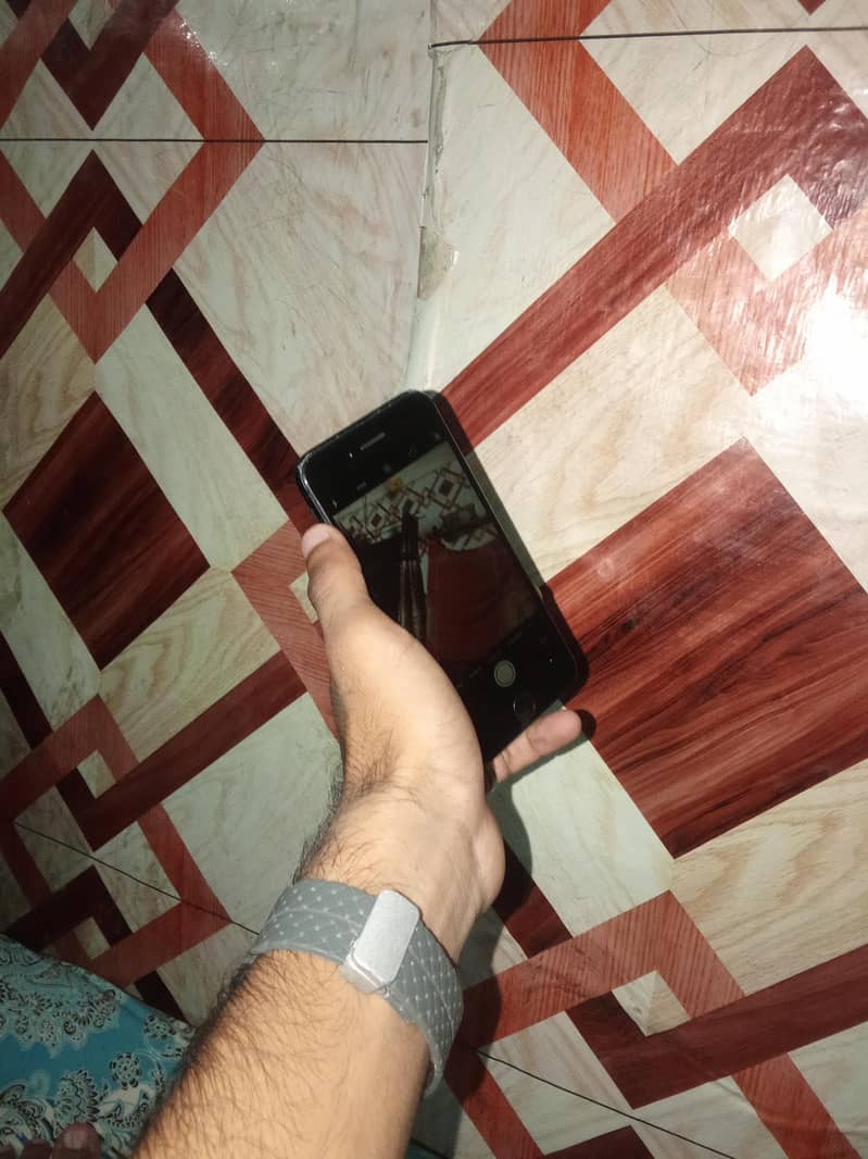 Apple iPhone 7 3