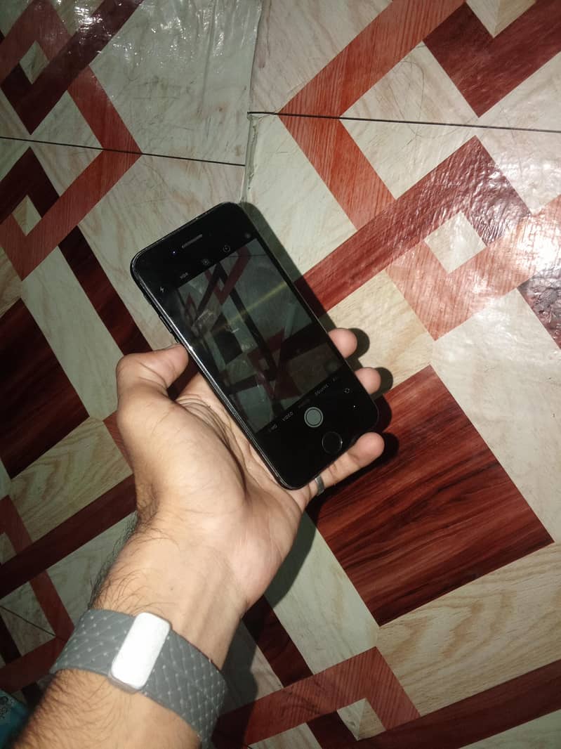 Apple iPhone 7 4