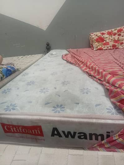king medicated mattress in best condition