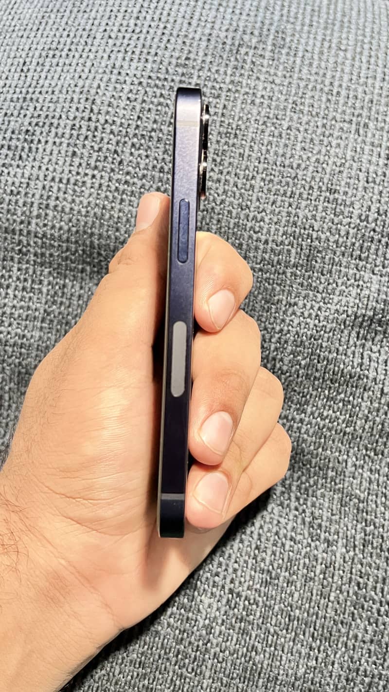 Apple iPhone 12 mini 1