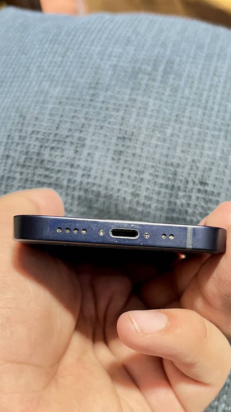 Apple iPhone 12 mini 4