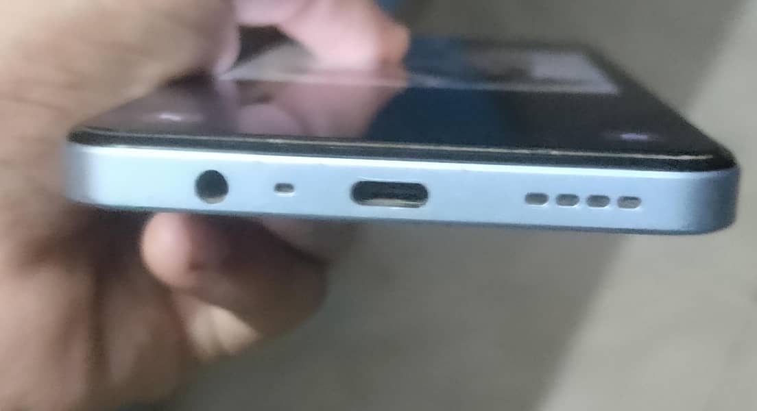 Realme Note 60 4
