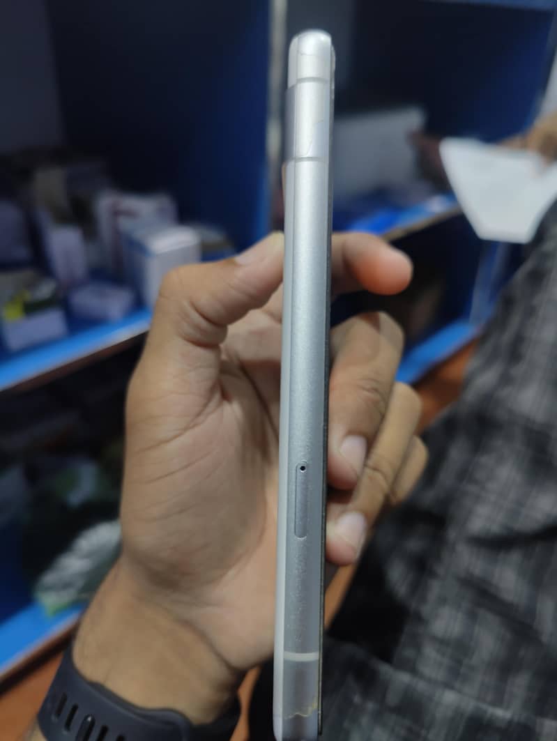 Google Pixel 7a 2