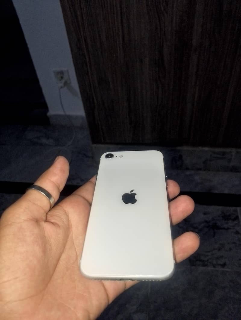 Apple iPhone SE 0