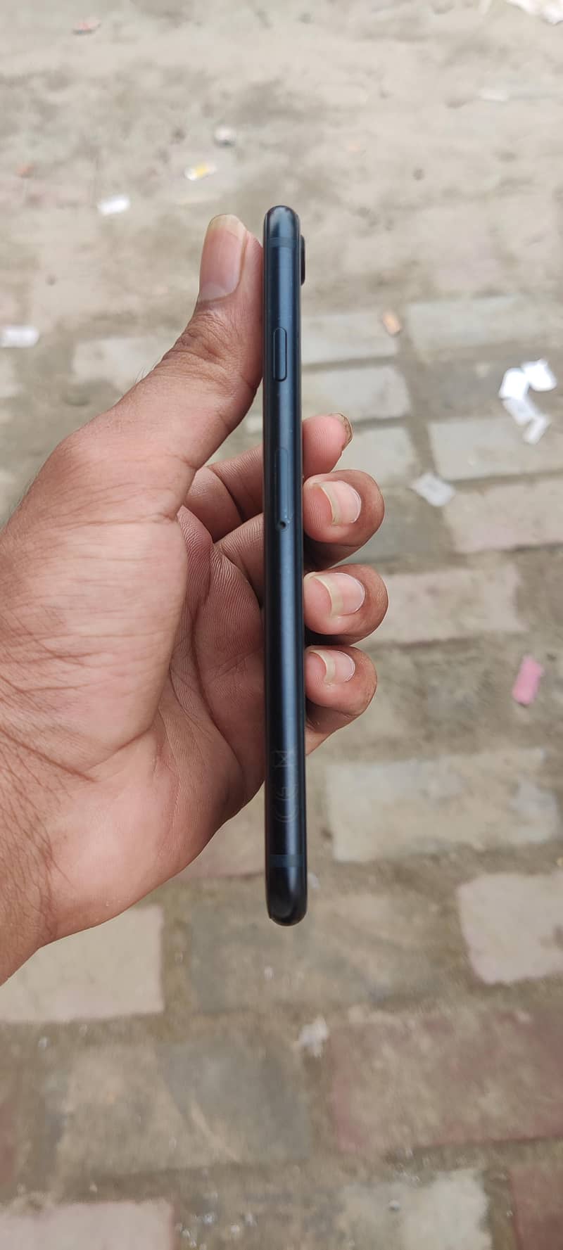 iPhone SE 3rd Generation 1