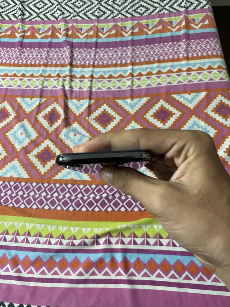 Apple iPhone X 3