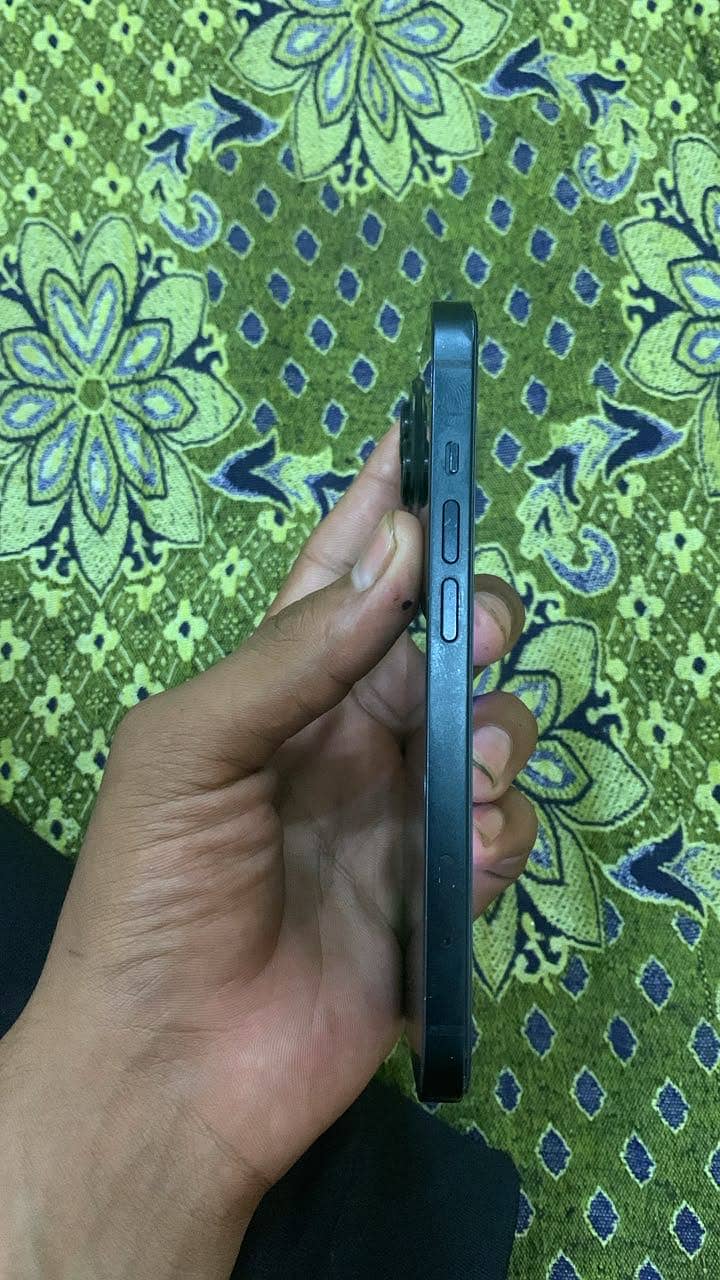 Apple iPhone 13 3