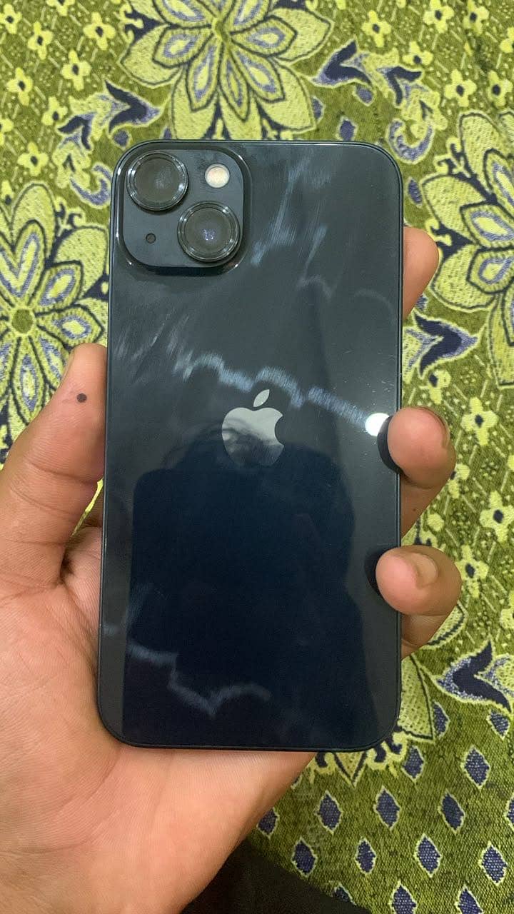Apple iPhone 13 4