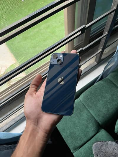 Apple iPhone 13
